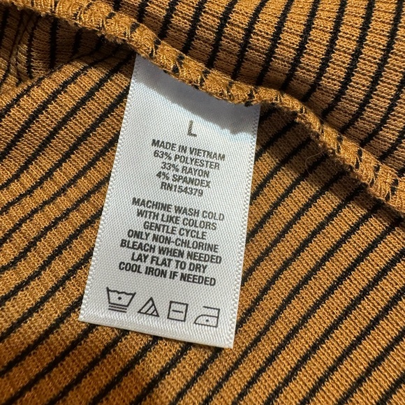 * AERIE by AMERICAN EAGLE SERIOUSLY SOFT MOCK T-NECK LARGE - Picture 7 of 8